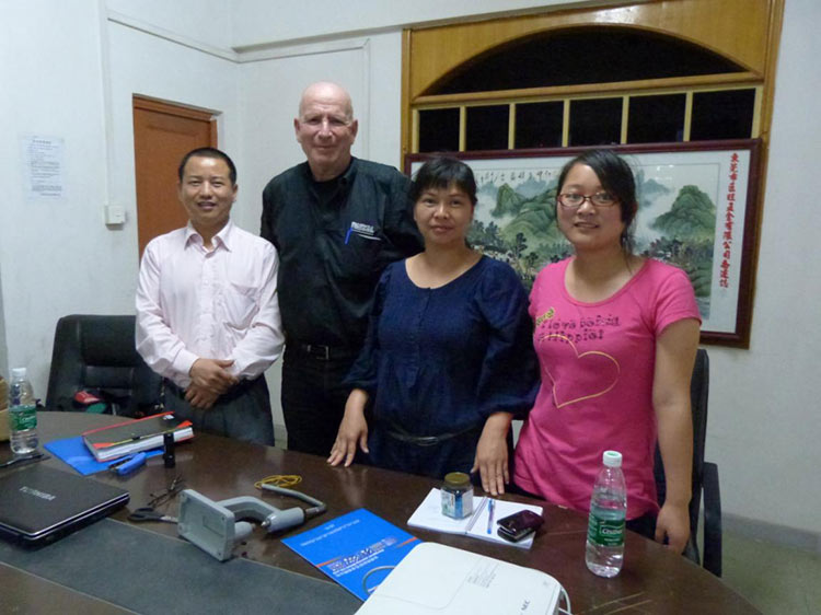 Witamy Przyjaciela z Austrii, Petera, Przyjdź do Nuote Metals