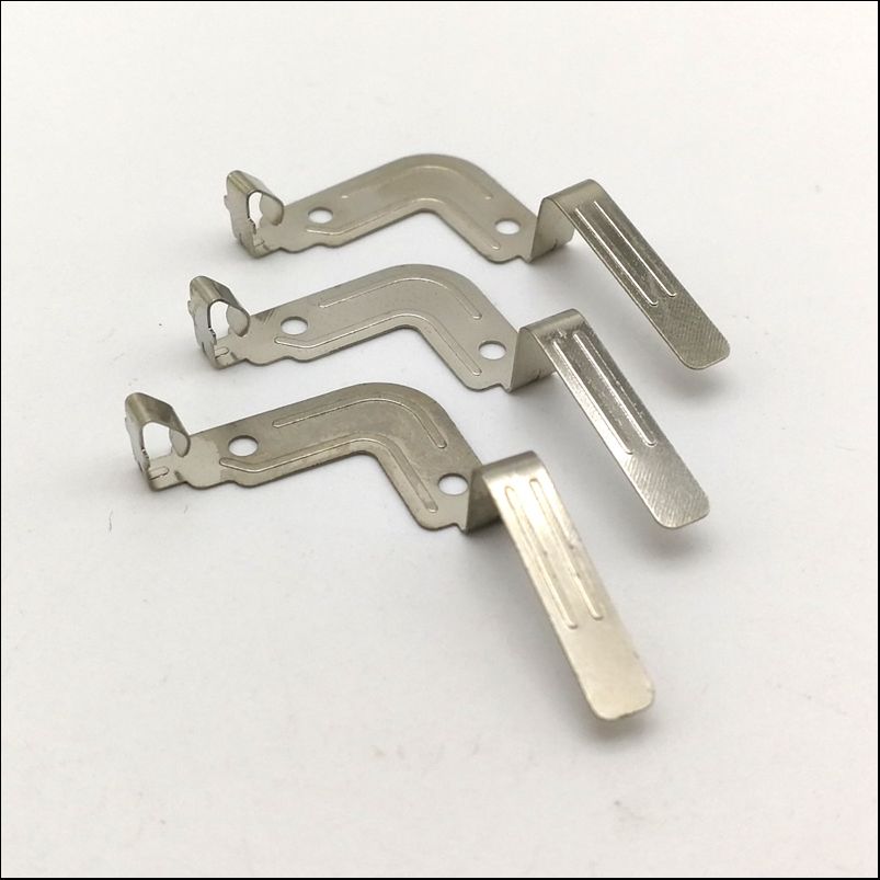 Tłoczenie metali: kształt rzeczy codziennego użytku