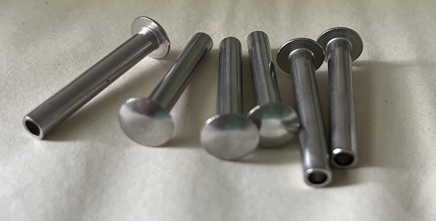 Nuote Metals wysyła próbki nitów ze stali nierdzewnej do Polski – zawiera pełne dane testowe